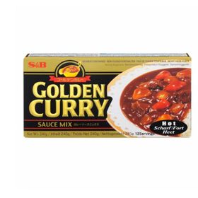 S&B Golden Curry Hot (220 g)